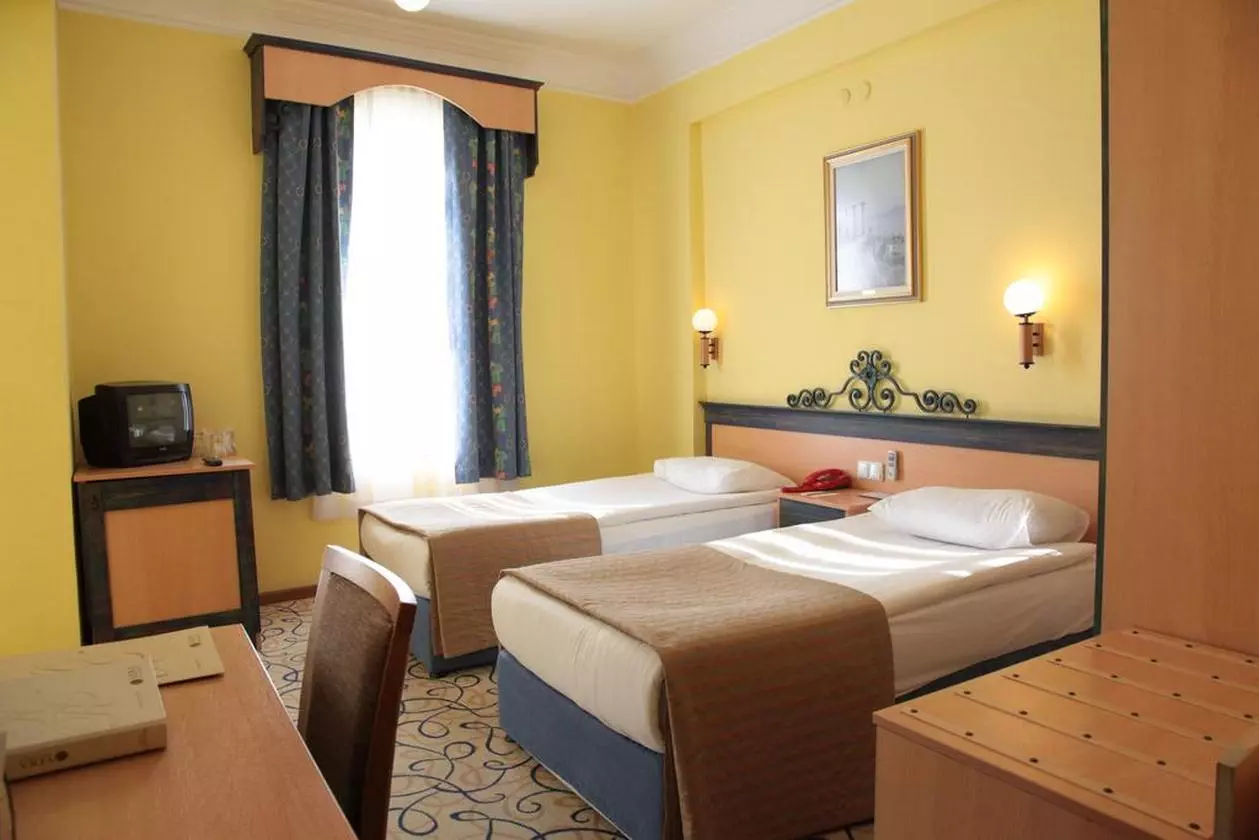 665311TASSARAY_SHABAVIZPARVAZ (4).jpg